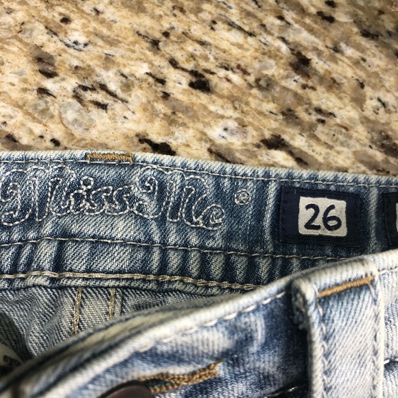 Miss Me Distressed Light Denim Frayed Hem Mini Skirt 26 - Picture 2 of 6